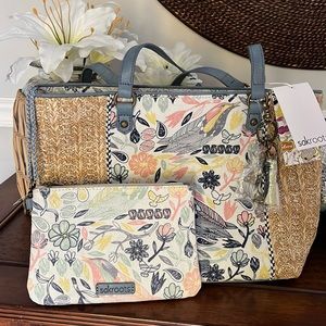 Sakroots Peace Prints Meadow Tote. Canvas w faux leather and straw accents. 🕊️